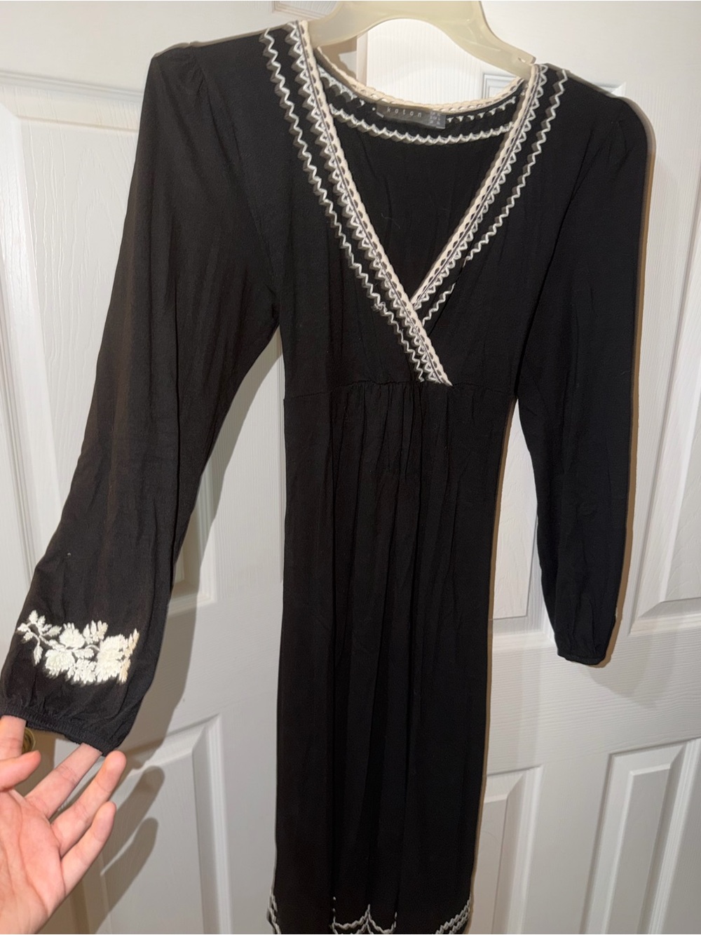 Vintage Black Long Sleeve V-Neck Dress with Embroidered Floral White Trim